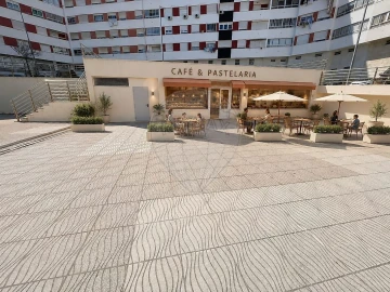 Loja para Venda em Póvoa de Santa Iria e Forte da Casa