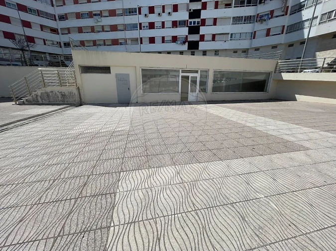 Loja para Venda em Póvoa de Santa Iria e Forte da Casa Foto 12