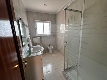 Apartamento T2 para Arrendamento em Corroios