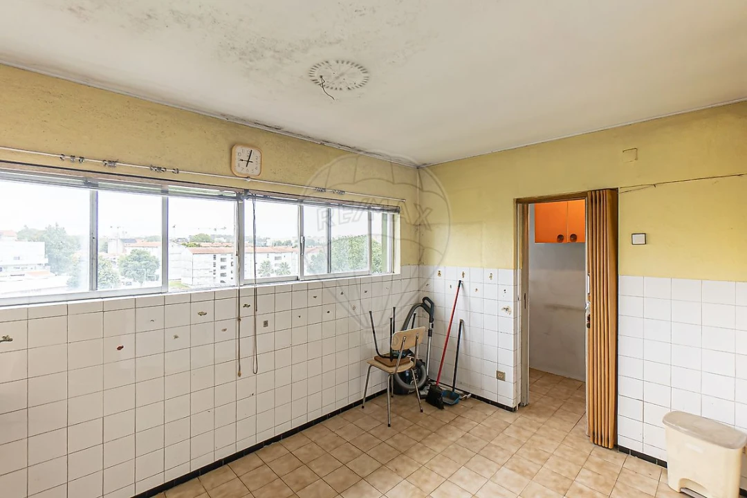 Apartamento T2 para Venda em Ramalde Foto 7