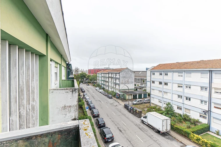 Apartamento T2 para Venda em Ramalde Foto 4
