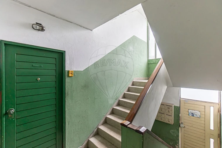 Apartamento T2 para Venda em Ramalde Foto 2