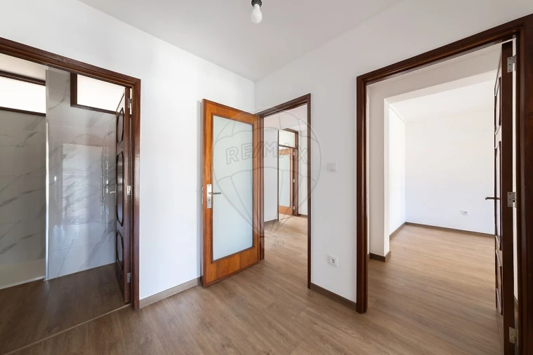 Apartamento T3 para Venda em Espinho Foto 17