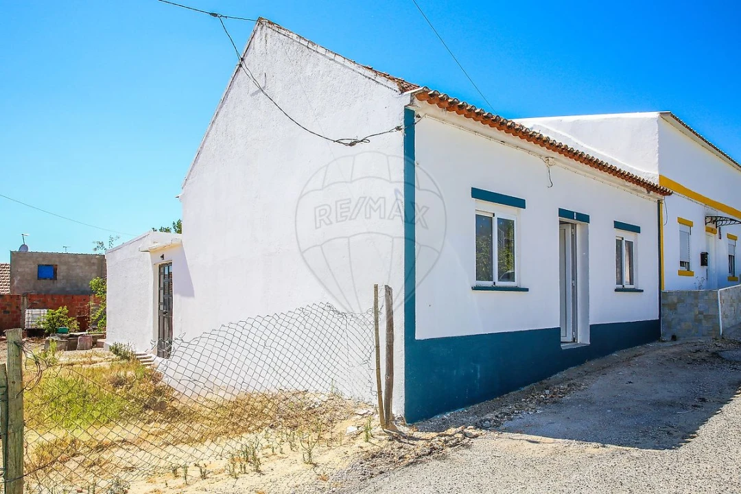 Moradia T2 para Venda em Aveiras de Cima Foto 4