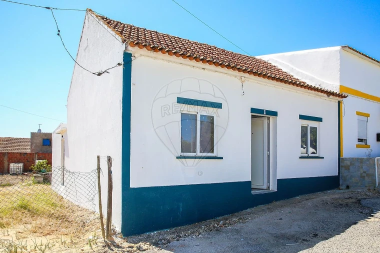 Moradia T2 para Venda em Aveiras de Cima Foto 3