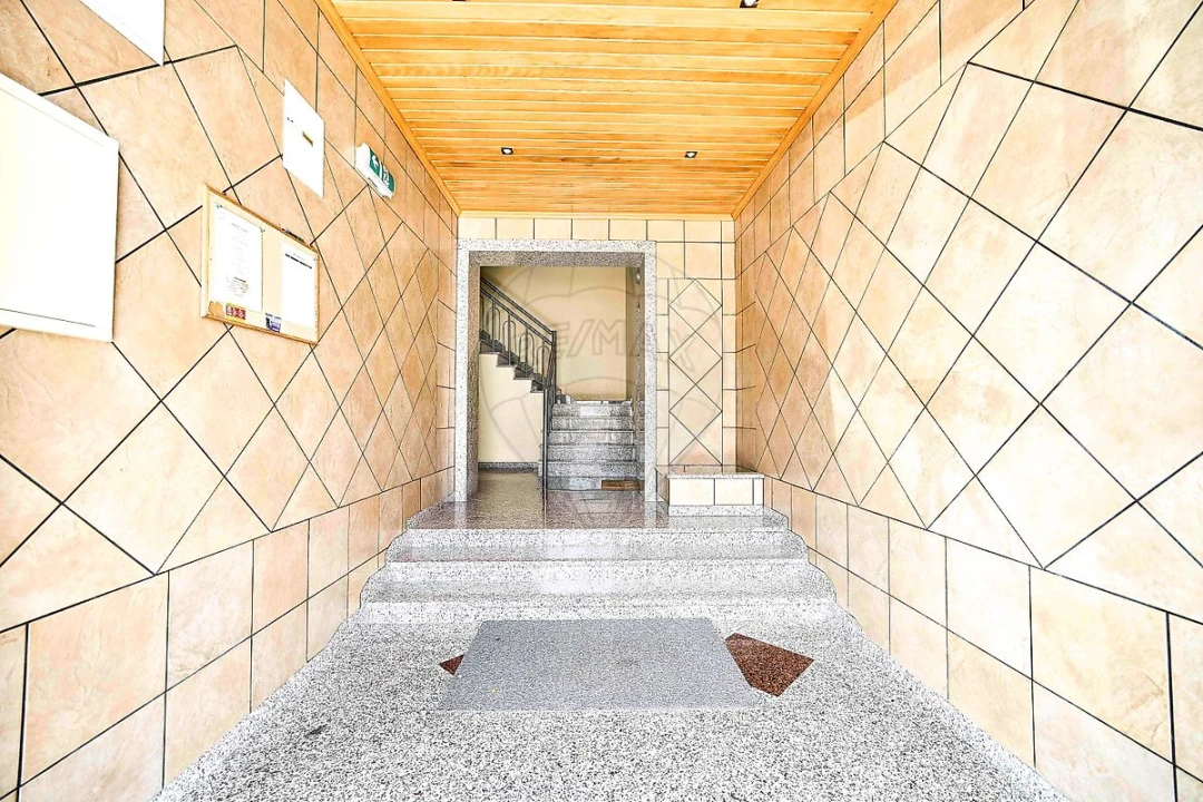 Apartamento T2 para Venda em Samora Correia Foto 9
