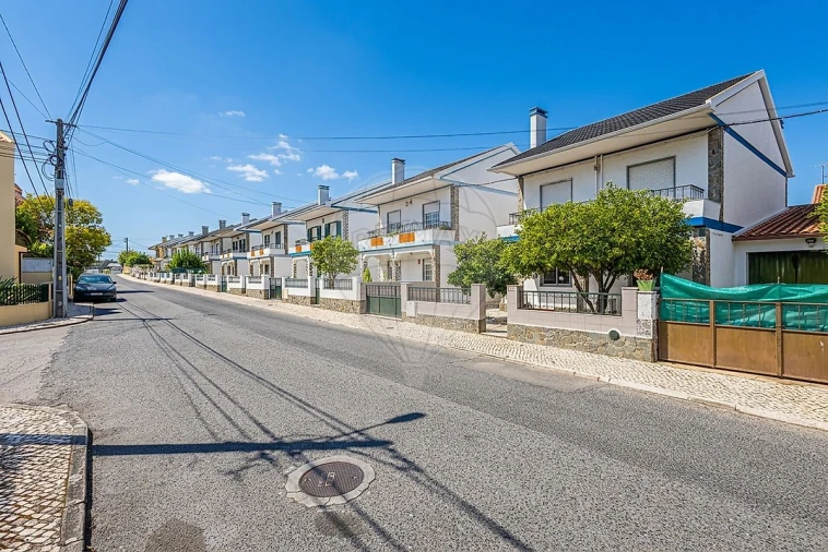 Moradia T3 para Venda em Alenquer (Santo Estêvão e Triana) Foto 9