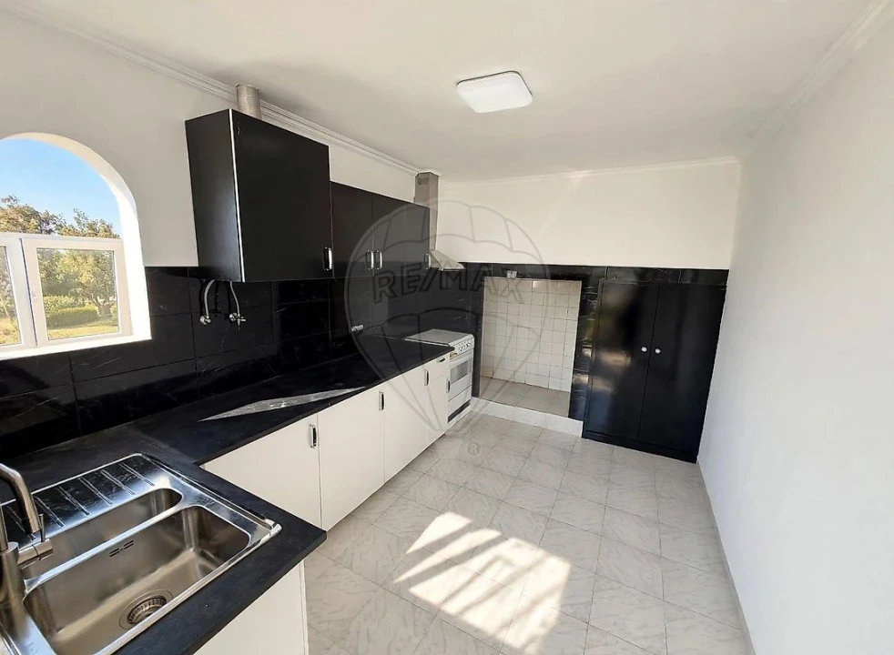Moradia T2 para Venda em Muge Foto 6