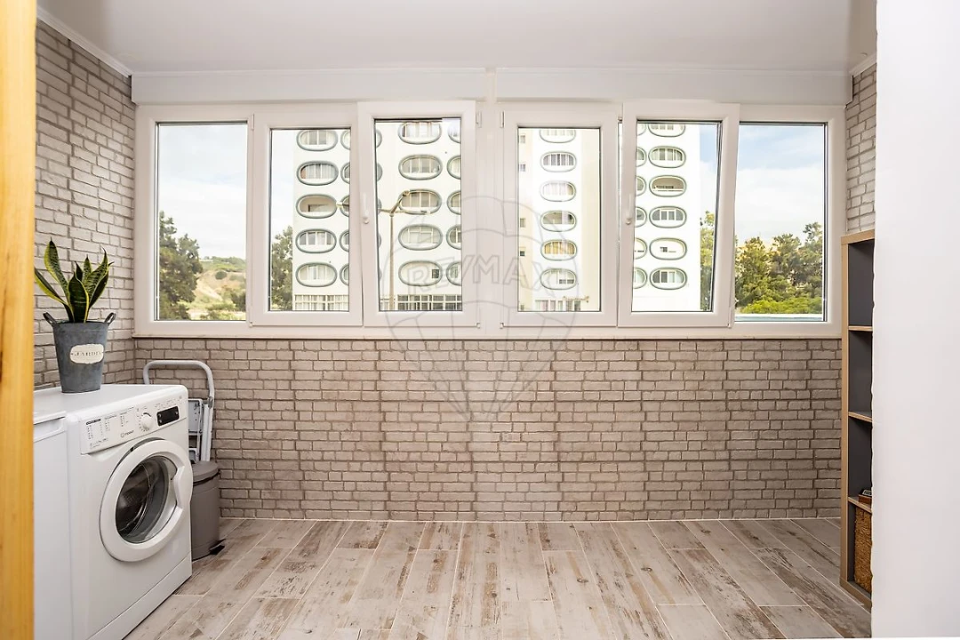 Apartamento T0 para Venda em Costa da Caparica Foto 22