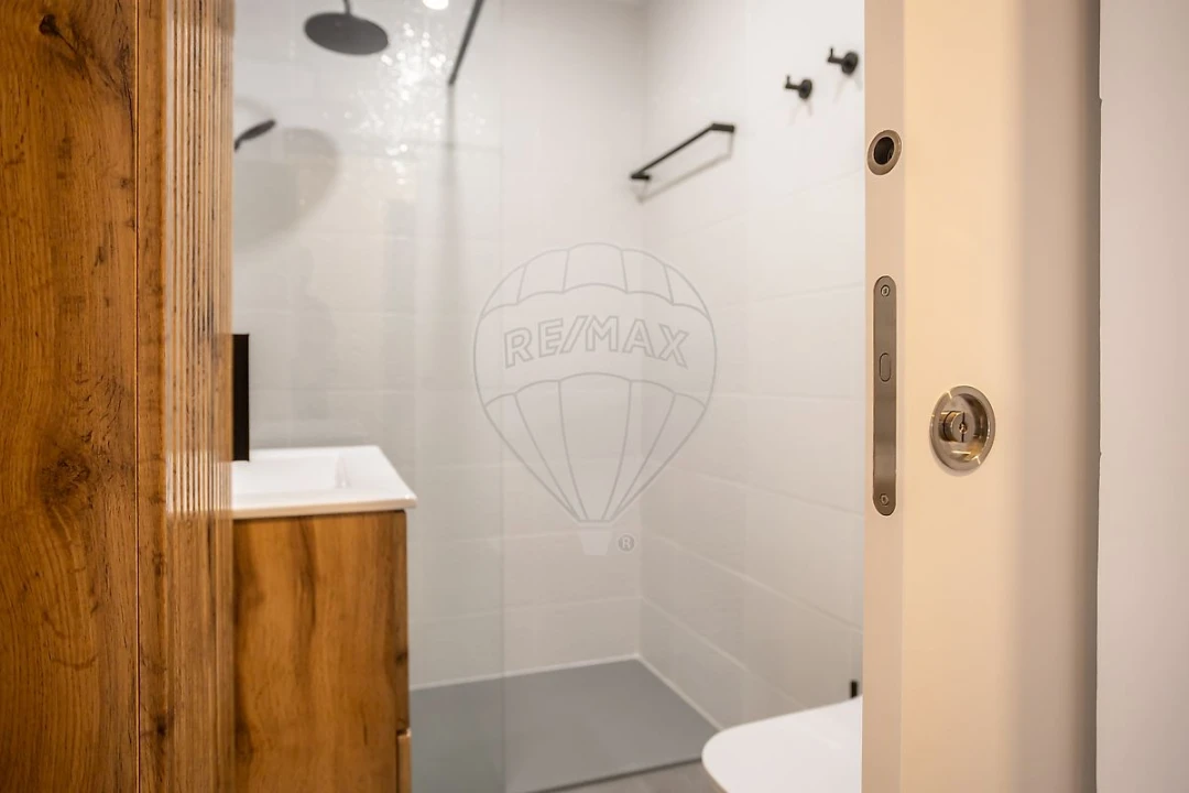 Apartamento T0 para Venda em Costa da Caparica Foto 8