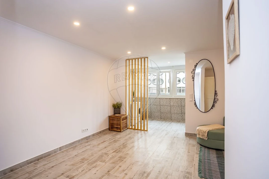 Apartamento T0 para Venda em Costa da Caparica Foto 11