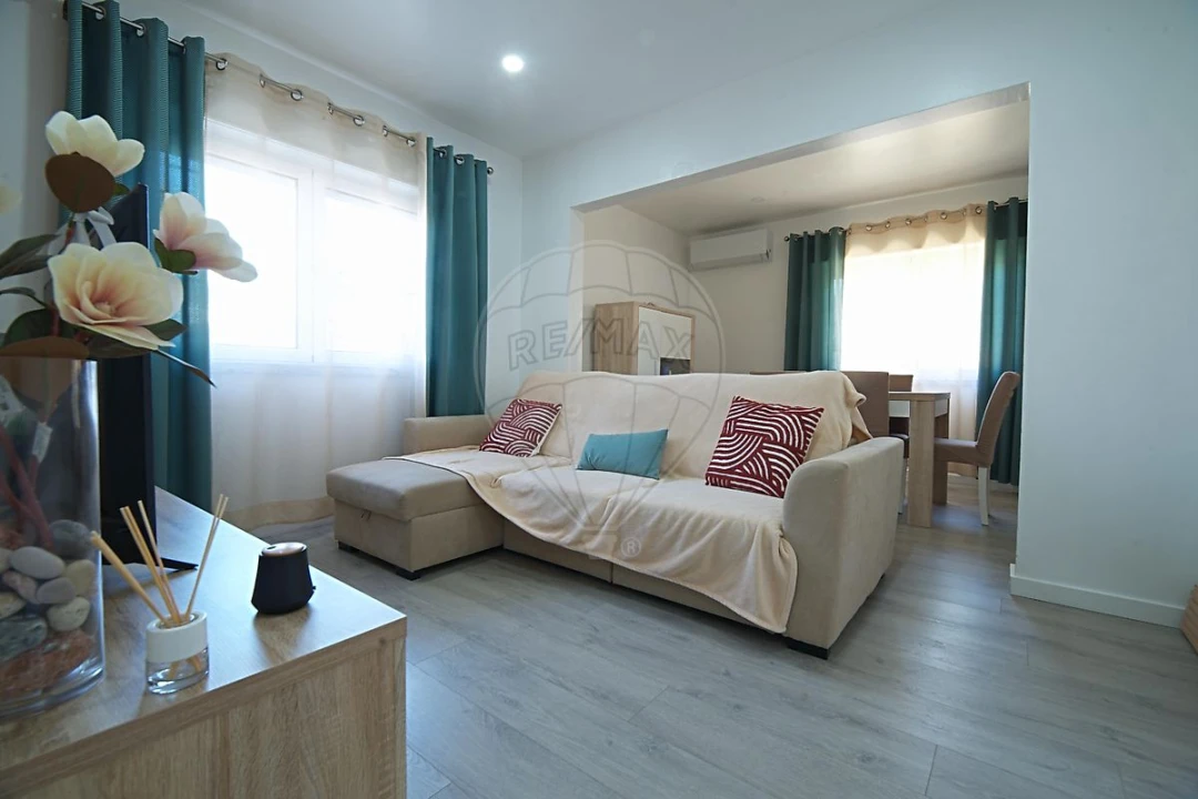 Apartamento T2 para Venda em Seixal, Arrentela e Aldeia de Paio Pires Foto 17