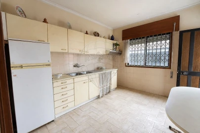 Moradia T4 para Venda em Milheiros