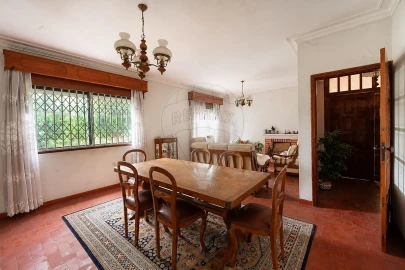 Moradia T4 para Venda em Milheiros