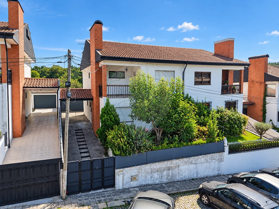 Moradia T4 para Venda em Milheiros Foto 18