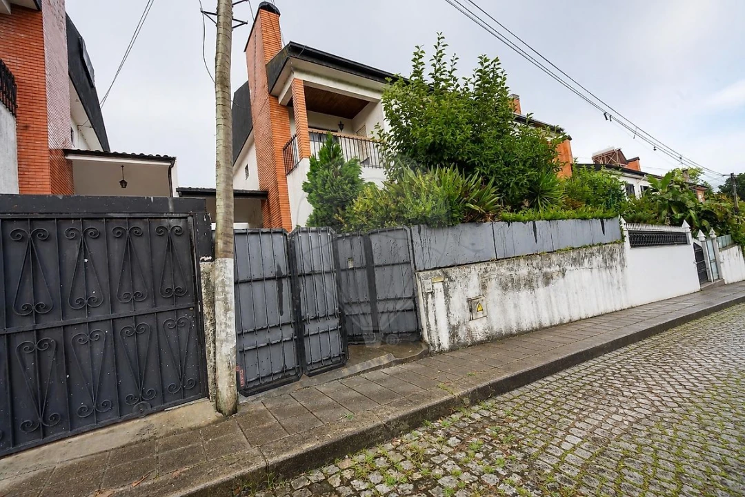 Moradia T4 para Venda em Milheiros Foto 5
