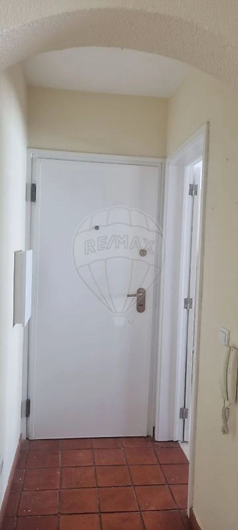 Apartamento T1 para Arrendamento em Vilar de Andorinho