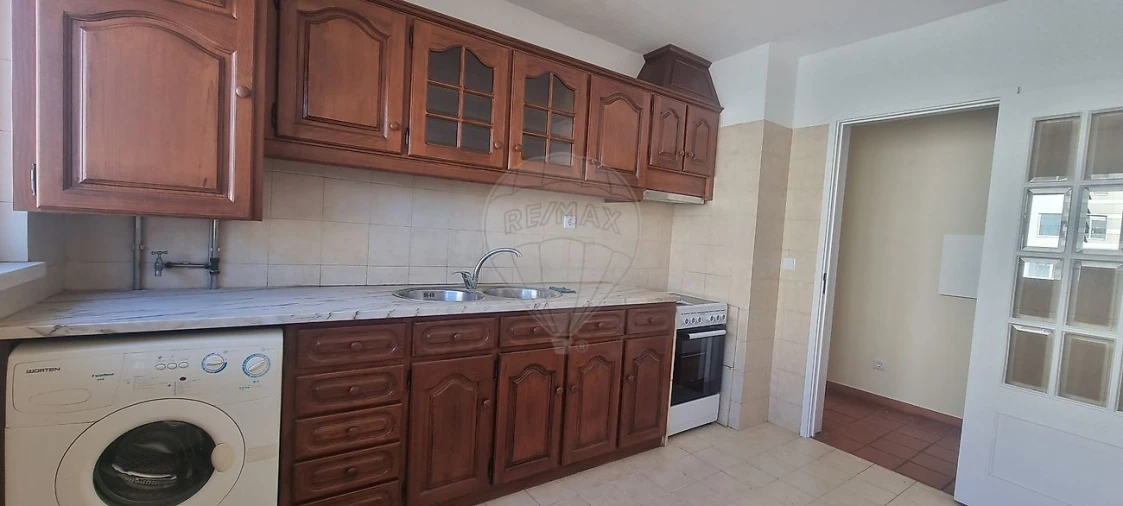 Apartamento T1 para Arrendamento em Vilar de Andorinho Foto 6