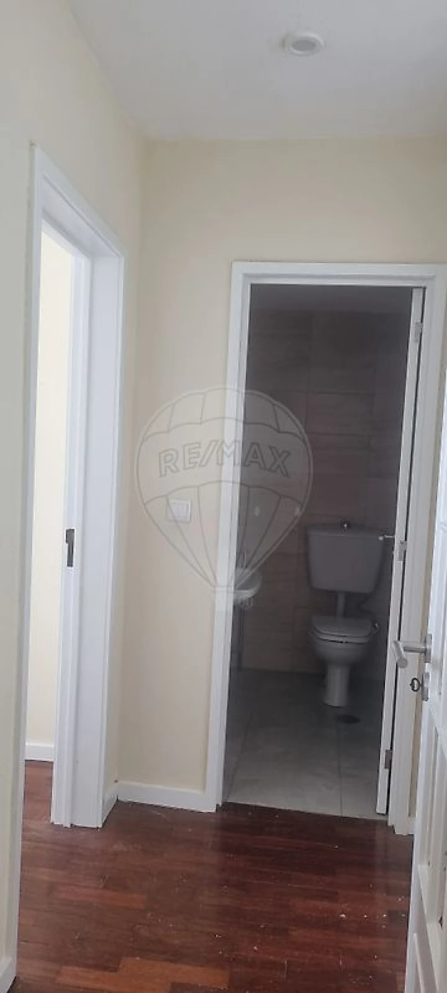 Apartamento T1 para Arrendamento em Vilar de Andorinho Foto 11