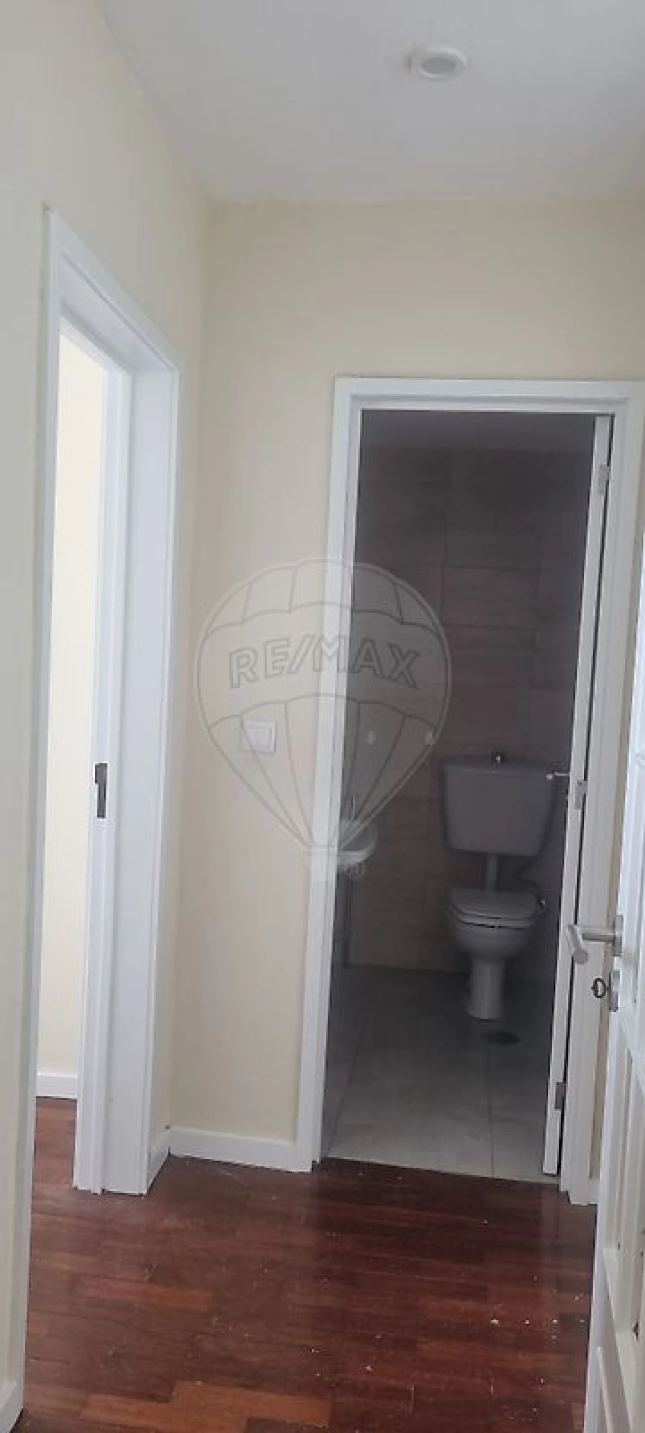 Apartamento T1 para Arrendamento em Vilar de Andorinho Foto 11