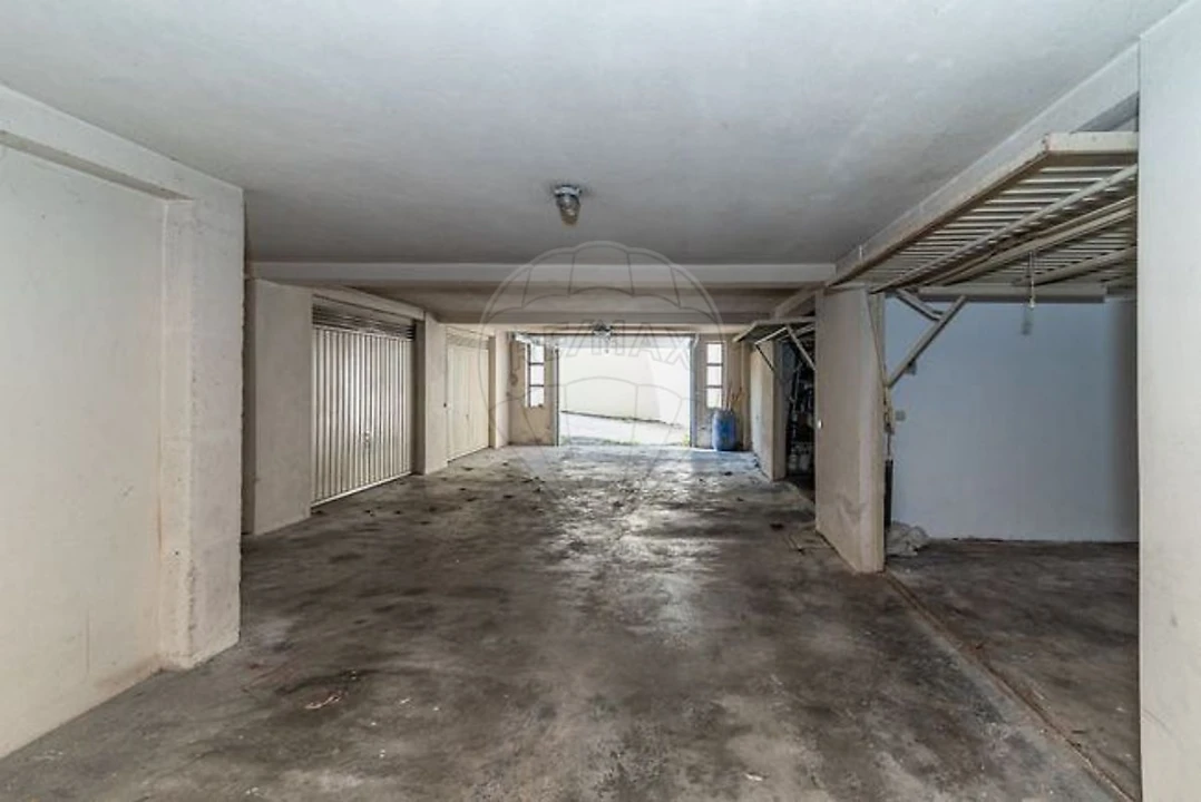 Garagem para Venda em Tavarede Foto 13