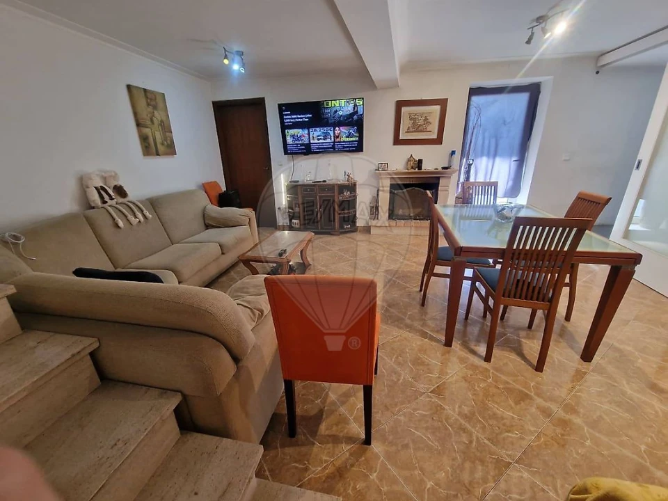 Moradia T2 para Venda em Santo Antonio dos Olivais Foto 26