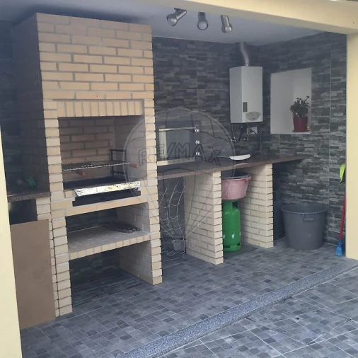 Moradia T2 para Venda em Santo Antonio dos Olivais Foto 21