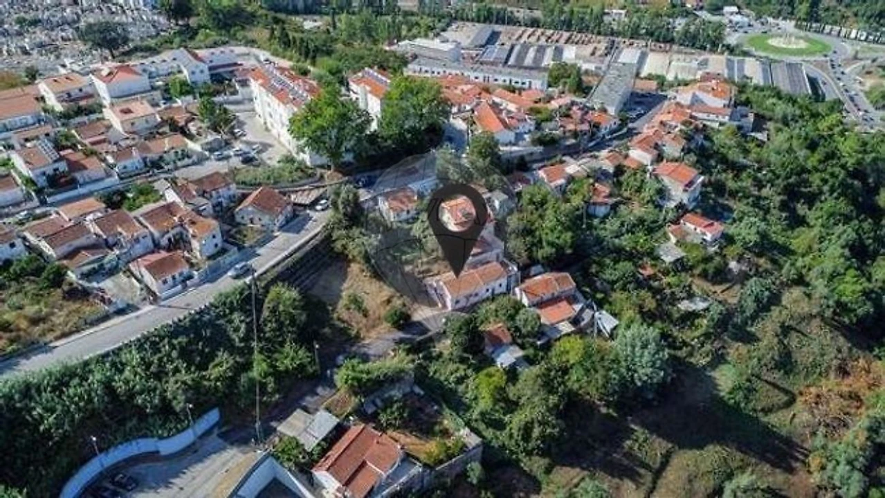 Apartamento T2 para Arrendamento em Sé Nova, Santa Cruz, Almedina e São Bartolomeu Foto 12