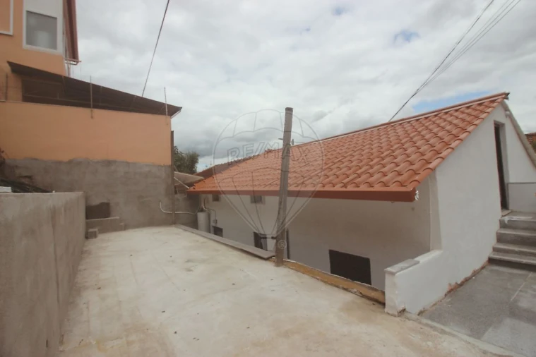 Apartamento T2 para Arrendamento em Sé Nova, Santa Cruz, Almedina e São Bartolomeu Foto 7