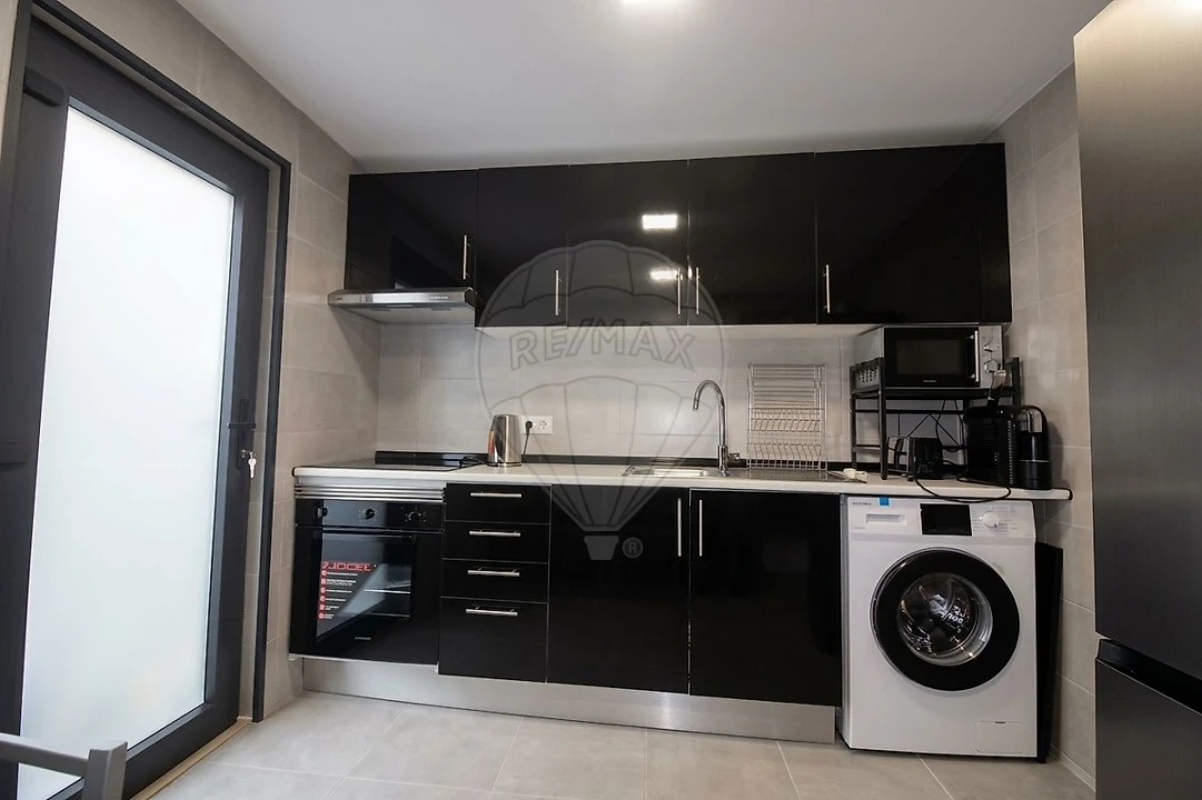 Apartamento T2 para Arrendamento em Sé Nova, Santa Cruz, Almedina e São Bartolomeu Foto 15
