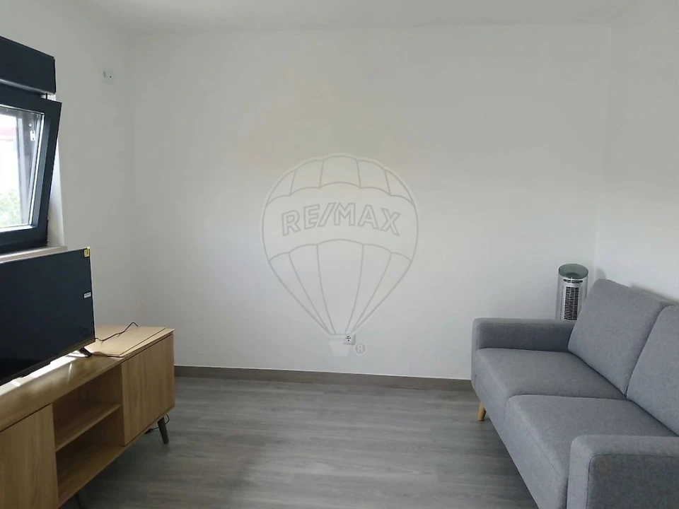 Apartamento T2 para Arrendamento em Sé Nova, Santa Cruz, Almedina e São Bartolomeu Foto 1