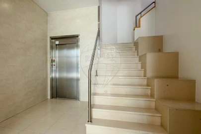 Apartamento T4 para Venda em Benedita