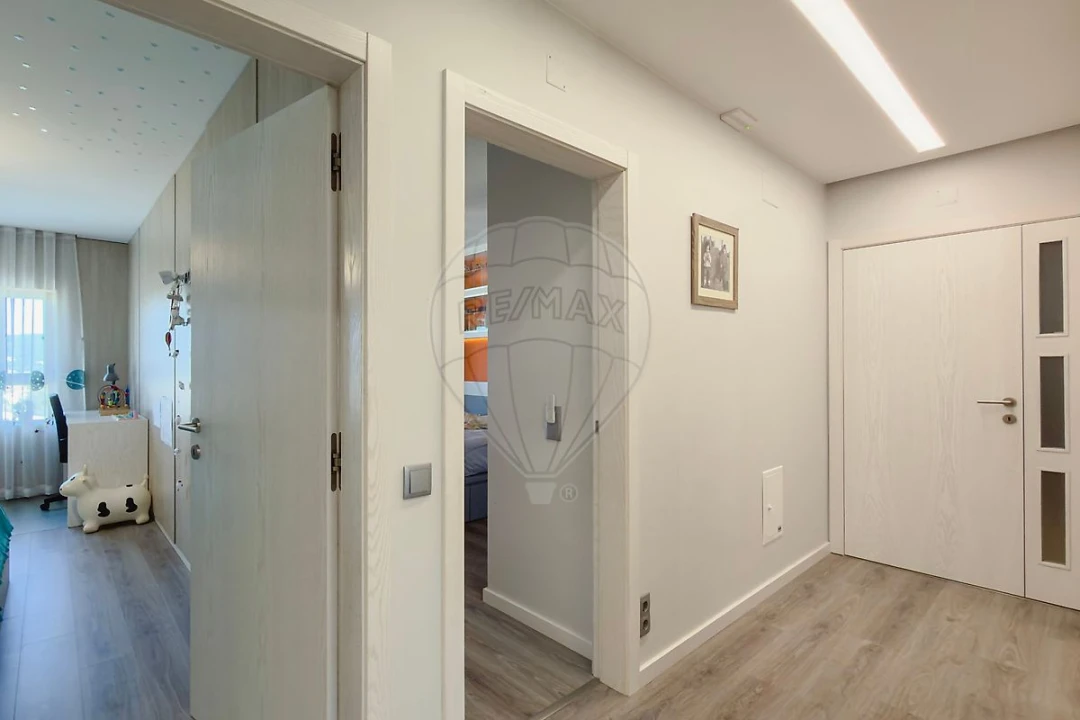 Apartamento T4 para Venda em Benedita Foto 10