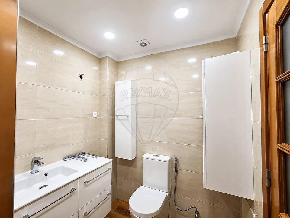 Apartamento T2 para Venda em Póvoa de Santa Iria e Forte da Casa Foto 4