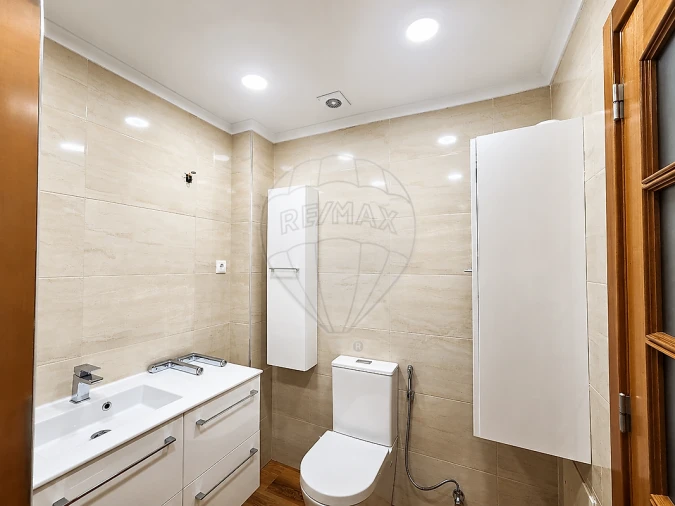 Apartamento T2 para Venda em Póvoa de Santa Iria e Forte da Casa Foto 4