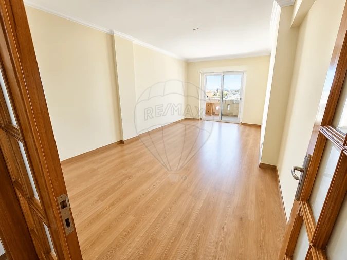 Apartamento T2 para Venda em Póvoa de Santa Iria e Forte da Casa Foto 2