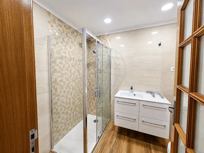 Apartamento T2 para Venda em Póvoa de Santa Iria e Forte da Casa Foto 5