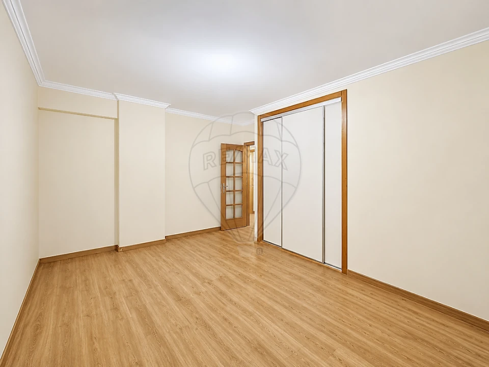 Apartamento T2 para Venda em Póvoa de Santa Iria e Forte da Casa Foto 6