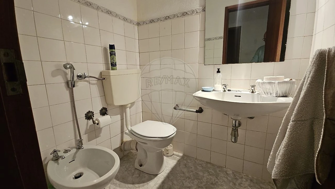 Apartamento T4 para Venda em Santo António dos Cavaleiros e Frielas Foto 7