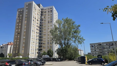 Apartamento T4 para Venda em Santo António dos Cavaleiros e Frielas