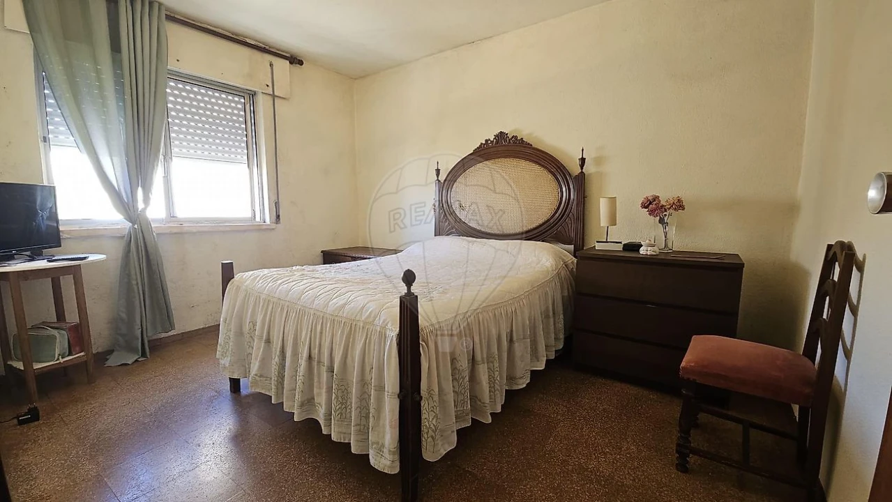 Apartamento T4 para Venda em Santo António dos Cavaleiros e Frielas Foto 8