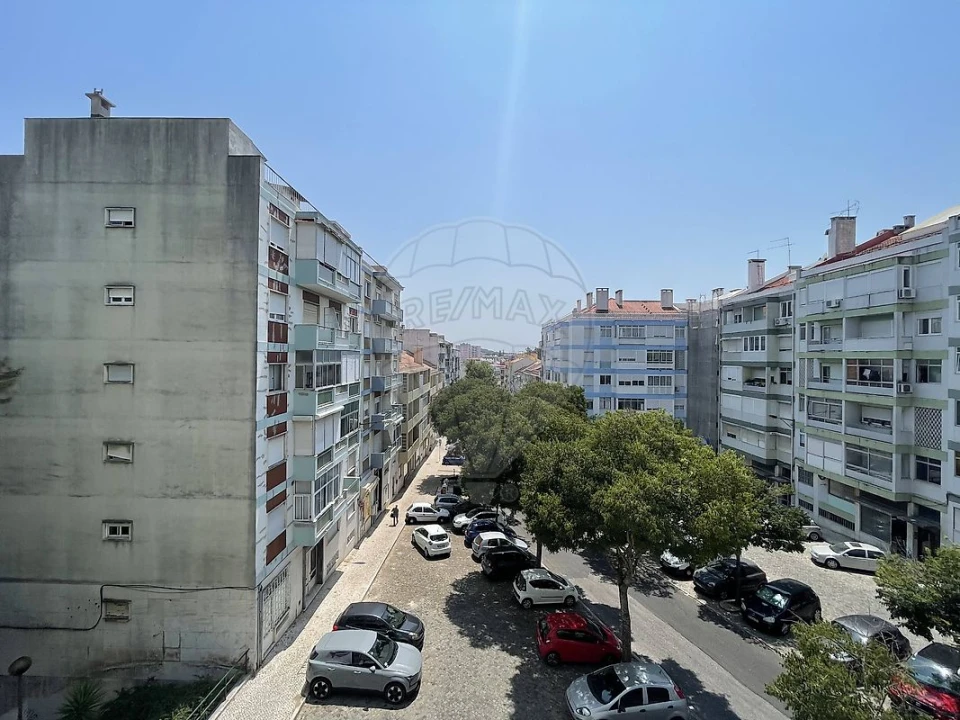 Apartamento T1 para Arrendamento em Benfica Foto 9
