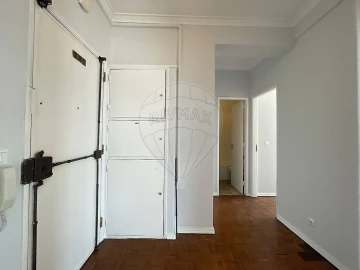 Apartamento T1 para Arrendamento em Benfica