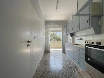 Apartamento T1 para Arrendamento em Benfica