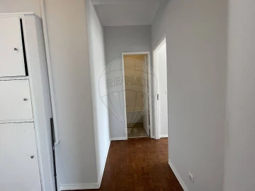 Apartamento T1 para Arrendamento em Benfica