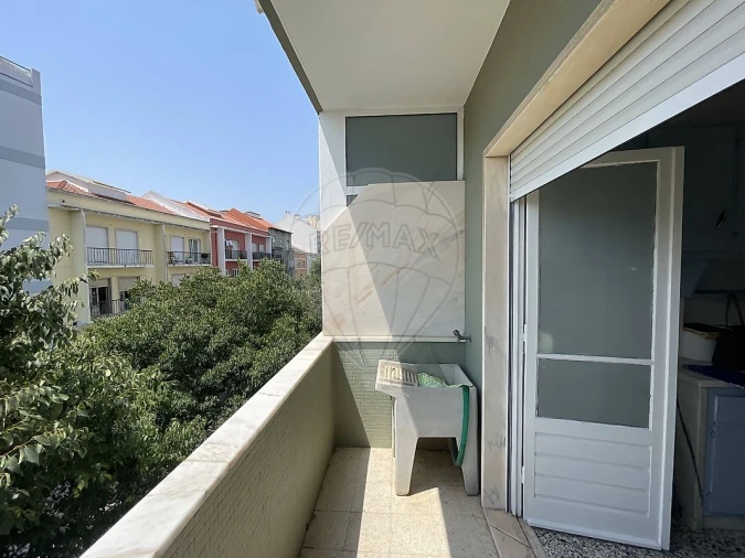 Apartamento T1 para Arrendamento em Benfica Foto 15