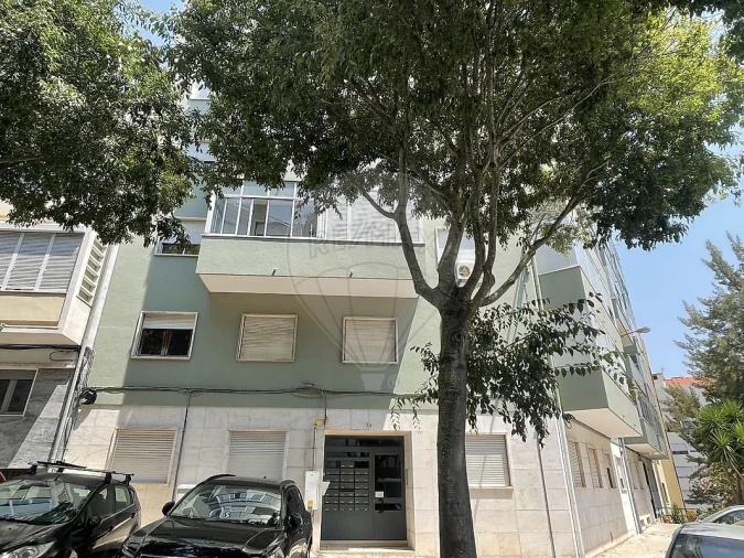 Apartamento T1 para Arrendamento em Benfica Foto 6