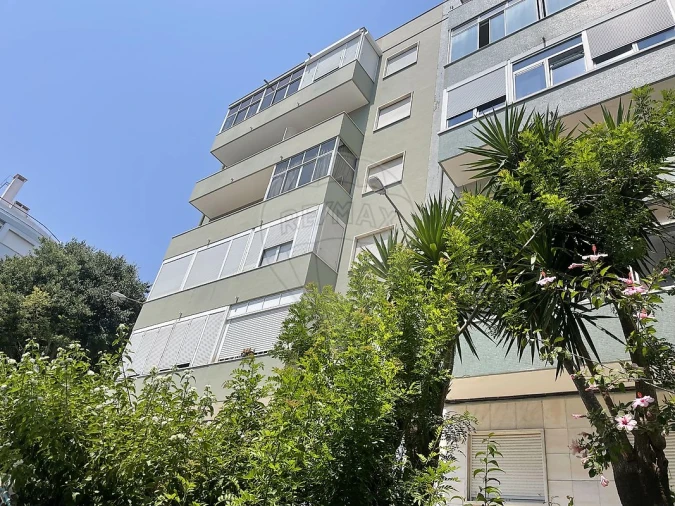 Apartamento T1 para Arrendamento em Benfica Foto 4
