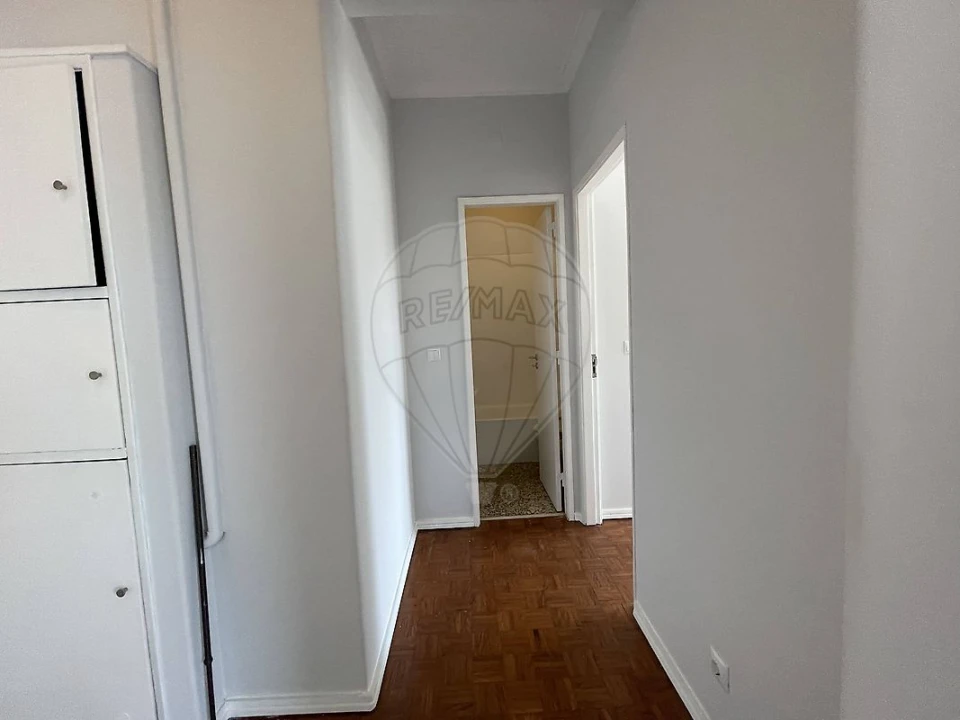 Apartamento T1 para Arrendamento em Benfica Foto 13