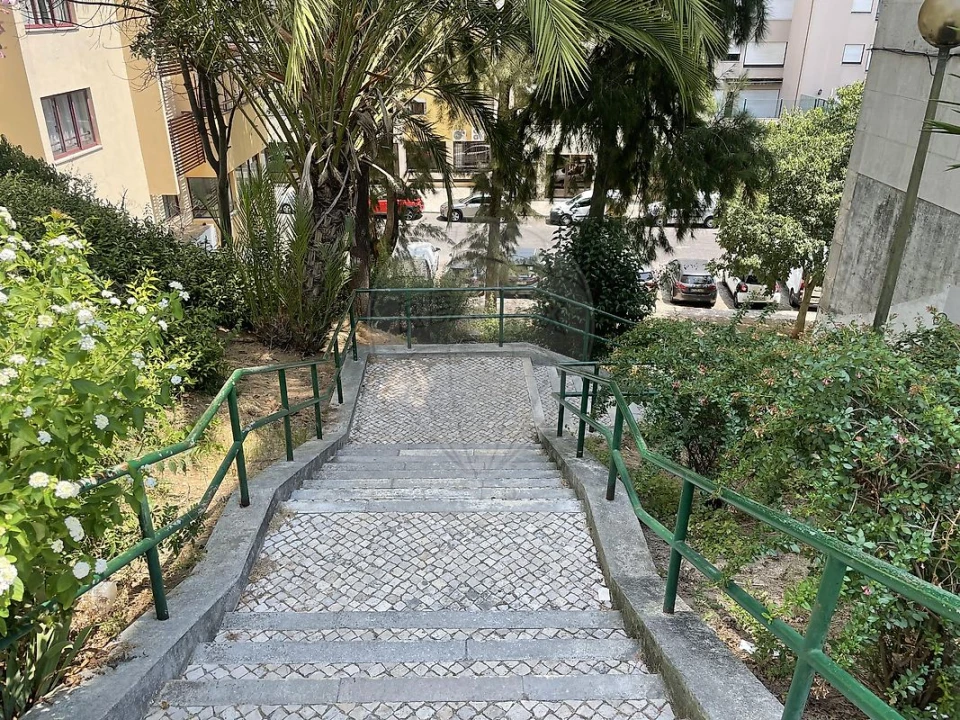 Apartamento T1 para Arrendamento em Benfica Foto 7